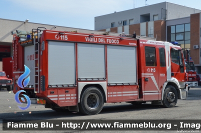 Iveco Stralis AF190S40 I serie
Vigili del Fuoco
Comando Provinciale di Parma
AutoPompaSerbatoio allestimento Iveco-Magirus
Ricondizionata Fortini
VF 23698
Parole chiave: Iveco Stralis_AF190S40_Iserie VF23698