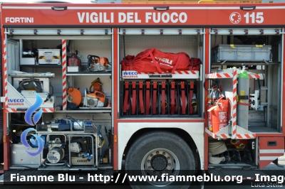 Iveco Stralis AF190S40 I serie
Vigili del Fuoco
Comando Provinciale di Parma
AutoPompaSerbatoio allestimento Iveco-Magirus
Ricondizionata Fortini
VF 23698
Parole chiave: Iveco Stralis_AF190S40_Iserie VF23698