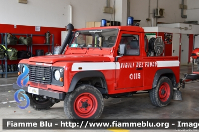 Land Rover Defender 90
Vigili del Fuoco
Comando Provinciale di Padova
Distaccamento Permanente di Abano Terme
Antincendio Boschivo
VF 22883
Parole chiave: Land-Rover Defender_90 VF23883