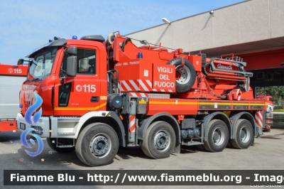 Astra HD8 84.44 II serie
Vigili del Fuoco
Comando Provinciale di Parma
AutoGru da 40 ton allestimento Cormach
VF 25361
Parole chiave: Astra HD8_84.44_IIserie VF25361