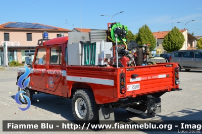 Land Rover Defender 130
Vigili del Fuoco
Comndo Provinciale di Ferrara
Distaccamento Volontario di Copparo
VF 25481
Parole chiave: Land-Rover Defender_130 VF25481