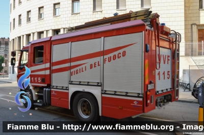 Volvo FL 290 III serie
Vigili del Fuoco
Comando Provinciale di Verona
AutoPompaSerbatoio
Allestimento BAI
VF 27030
Parole chiave: Volvo FL_290_IIIserie VF27030