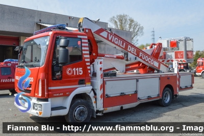 Iveco EuroCargo 110EL22 III serie
Vigili del Fuoco
Comando Provinciale di Parma
Piattaforma aerea ribassata 
da 30 metri di sviluppo massimo
Allestimento Multitel-Pagliero
VF 27188
Parole chiave: Iveco EuroCargo_110EL22_IIIserie VF28188