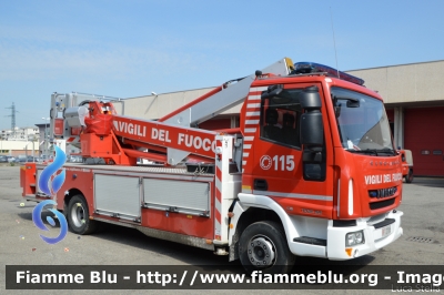 Iveco EuroCargo 110EL22 III serie
Vigili del Fuoco
Comando Provinciale di Parma
Piattaforma aerea ribassata 
da 30 metri di sviluppo massimo
Allestimento Multitel-Pagliero
VF 27188
Parole chiave: Iveco EuroCargo_110EL22_IIIserie VF28188