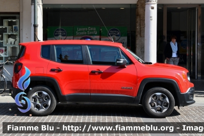 Jeep Renegade
Vigili del Fuoco
Comando Provinciale di Ferrara
VF 27742
Parole chiave: Jeep Renegade VF27742 Festa_della_Polizia_2019