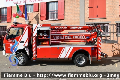 Mitsubishi Fuso Canter 4x4 III serie
Vigili del Fuoco
Comando Provinciale di Bologna
Distaccamento Volontario di Fontanelice
Piattaforma Cela 24 metri
VF 28021
Parole chiave: Mitsubishi-Fuso Canter_4x4_IIIserie VF28021