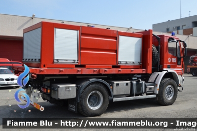 Iveco EuroCargo 150E30 4x4 III serie
Vigili del Fuoco
Comando Provinciale di Parma
Autocarro Scarrabile Allestimento Magirus-Molinari
VF28221
Parole chiave: Iveco EuroCargo_150E30_4x4_IIIserie VF28221