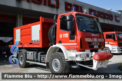 Iveco EuroCargo 150E30 4x4 III serie
Vigili del Fuoco
Comando Provinciale di Parma
Autocarro Scarrabile Allestimento Magirus-Molinari
VF28221
Parole chiave: Iveco EuroCargo_150E30_4x4_IIIserie VF28221