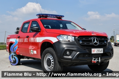 Mercedes-Benz Classe X
Vigili del Fuoco
Comando Provinciale di Bologna
Distaccamento Volontario di Molinella
Allestiemto Divitec
VF 29548
Parole chiave: Mercedes-Benz Classe_X VF29548