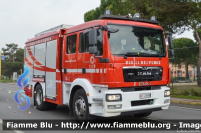 Man TGM 15.250 II serie 
Vigili del Fuoco
Comando Provinciale di Ferrara
Distaccamento Permanente di Comacchio
AutoPompaSerbatoio allestimento BAI
VF 29898
Parole chiave: Man TGM_15.250_IIserie VF29898