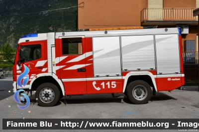 Mercedes-Benz Atego 1328
Vigili del Fuoco
Unione Distrettuale della Vallagarina
Corpo Volontario di Ala
Allestimento Rosenbauer
VF 2D9 TN
Parole chiave: Mercedes-Benz Atego_1328 VF2D9TN