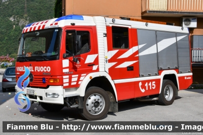 Mercedes-Benz Atego 1328
Vigili del Fuoco
Unione Distrettuale della Vallagarina
Corpo Volontario di Ala
Allestimento Rosenbauer
VF 2D9 TN
Parole chiave: Mercedes-Benz Atego_1328 VF2D9TN