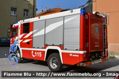 Mercedes-Benz Atego 1328
Vigili del Fuoco
Unione Distrettuale della Vallagarina
Corpo Volontario di Ala
Allestimento Rosenbauer
VF 2D9 TN
Parole chiave: Mercedes-Benz Atego_1328 VF2D9TN