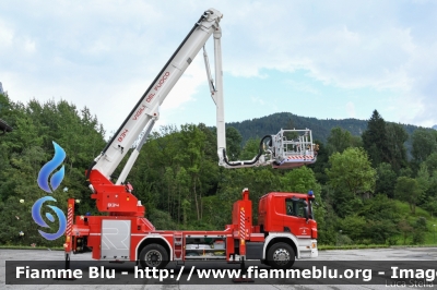 Scania P320 II serie
Vigili del Fuoco
Unione Distrettuale di Primiero
Assegnata al Corpo Volontario di Primiero (TN)
Allestimento Rosenbauer
VF 2L0 TN
Parole chiave: Scania P320_IIserie VF2L0TN