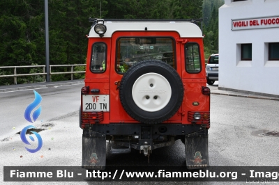 Land-Rover Defender 90
Vigili del Fuoco
Unione Distrettuale di Primiero
Corpo Volontario di San Martino di Castrozza (TN)
VF 2D0 TN
Parole chiave: Land-Rover Defender_90 VF2D0TN