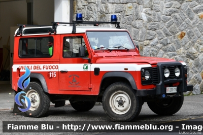 Land-Rover Defender 90
Vigili del Fuoco
Unione Distrettuale di Primiero
Corpo Volontario di San Martino di Castrozza (TN)
VF 2D0 TN
Parole chiave: Land-Rover Defender_90 VF2D0TN