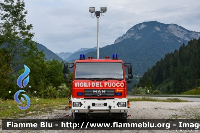 Man LE 14.280
Vigili del Fuoco
Unione Distrettuale di Primiero
Corpo Volontario di Canal San Bovo (TN)
Allestimento Ziegler
VF 2D8 TN
Parole chiave: Man LE_14.280 VF2D8TN