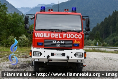 Man LE 14.280
Vigili del Fuoco
Unione Distrettuale di Primiero
Corpo Volontario di Canal San Bovo (TN)
Allestimento Ziegler
VF 2D8 TN
Parole chiave: Man LE_14.280 VF2D8TN