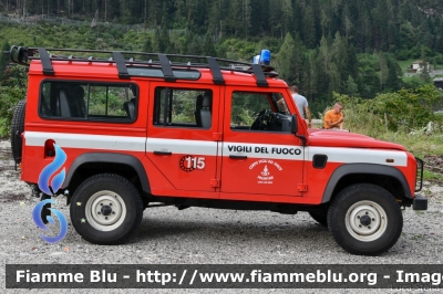 Land Rover Defender 110
Vigili del Fuoco
Unione Distrettuale di Primiero
Corpo Volontario di Canal San Bovo (TN)
VF 2E4 TN
Parole chiave: Land-Rover Defender_110 VF2E4TN