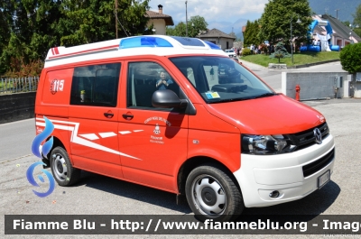 Volkswagen Transporter T5 restyle
Vigili del Fuoco
Distretto della Valsugana e Tesino
Corpo Volontario di Villa Agnedo (TN)
Allestimento Rosenbauer
VF 2J2 TN
Parole chiave: Volkswagen Transporter_T5_restyle VF2J2TN