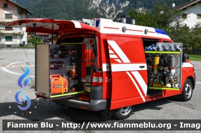 Volkswagen Transporter T5 restyle
Vigili del Fuoco
Unione Distrettuale di Primiero
Corpo Volontario di Mezzano (TN)
Allestimento Brandschutz
VF 2K5 TN
Parole chiave: Volkswagen Transporter_T5_restyle VF2K5TN