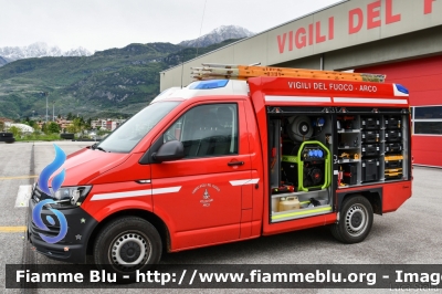 Volkswagen Transporter T6
Vigili del Fuoco
Unione Distrettuale Alto Garda e Ledro
Corpo Volontario di Arco (TN)
Polisoccorso allestito Fulmix
VF 2L7 TN
Parole chiave: Volkswagen Transporter_T6 VF2L7TN