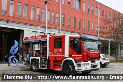 Iveco EuroCargo MaxiCity 180E30 IV serie
Vigili del Fuoco
Comando Provinciale di Ravenna
AutoPompaSerbatoio allestimento Magirus
VF 30223
Parole chiave: Iveco EuroCargo_MaxiCity_180E30_IVserie VF30223