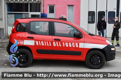 Fiat Nuova Panda 4x4 II serie
Vigili del Fuoco
Comando Provinciale di Ravenna
VF 30447
Parole chiave: Fiat Nuova_Panda_4x4_IIserie VF30447