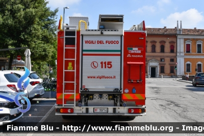 Iveco EuroCargo 120E25 IV serie - NewCity 2020
Vigili del Fuoco
Comando Provinciale di Ferrara
Autopompa serbatoio allestimento Iveco-Magirus
VF 30714
Parole chiave: Iveco EuroCargo_120E25_IVserie - NewCity_2020 VF30714