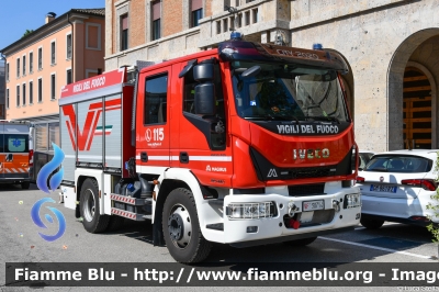 Iveco EuroCargo 120E25 IV serie - NewCity 2020
Vigili del Fuoco
Comando Provinciale di Ferrara
Autopompa serbatoio allestimento Iveco-Magirus
VF 30714
Parole chiave: Iveco EuroCargo_120E25_IVserie - NewCity_2020 VF30714