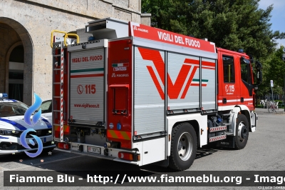 Iveco EuroCargo 120E25 IV serie - NewCity 2020
Vigili del Fuoco
Comando Provinciale di Ferrara
Autopompa serbatoio allestimento Iveco-Magirus
VF 30714
Parole chiave: Iveco EuroCargo_120E25_IVserie - NewCity_2020 VF30714