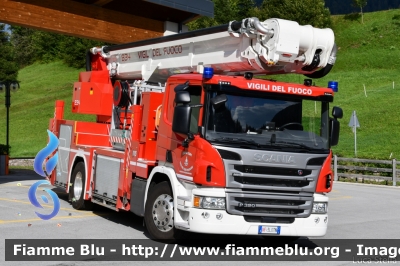 Scania P320 II serie
Vigili del Fuoco
Unione Distrettuale di Mezzolombardo
Distaccata al Corpo Volontario di Andalo (TN)
Allestimento Rosenbauer
VF 3L0 TN
Parole chiave: Scania P320_IIserie VF3L0TN