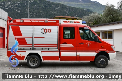 Mercedes-Benz Sprinter 4x4 III Serie
Vigili del Fuoco
Unione Distrettuale Alto Garda e Ledro
Corpo Volontario di Dro
Allestimento Kofler Fahrzeugbau
VF 3E8 TN
Parole chiave: Mercedes-Benz Sprinter_4x4_IIISerie VF3E8TN