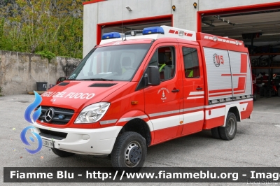 Mercedes-Benz Sprinter 4x4 III Serie
Vigili del Fuoco
Unione Distrettuale Alto Garda e Ledro
Corpo Volontario di Dro
Allestimento Kofler Fahrzeugbau
VF 3E8 TN
Parole chiave: Mercedes-Benz Sprinter_4x4_IIISerie VF3E8TN