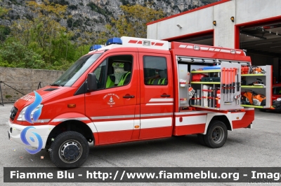 Mercedes-Benz Sprinter 4x4 III Serie
Vigili del Fuoco
Unione Distrettuale Alto Garda e Ledro
Corpo Volontario di Dro
Allestimento Kofler Fahrzeugbau
VF 3E8 TN
Parole chiave: Mercedes-Benz Sprinter_4x4_IIISerie VF3E8TN