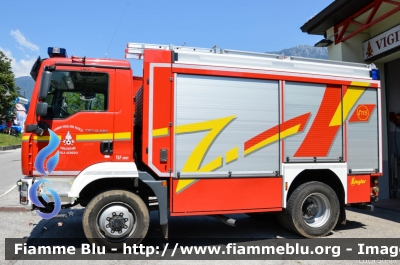 Man TGM 13.280 4x4 I serie
Vigili del Fuoco
Distretto della Valsugana e Tesino
Corpo Volontario di Villa Agnedo (TN)
Allestimento Ziegler
VF 4E0 TN
Parole chiave: Man TGM_13.280_4x4_Iserie VF4E0TN