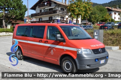 Volkswagen Transporter T5
Vigili del Fuoco
Distretto della Vallagarina
Corpo Volontario di Folgaria (TN)
VF 4H9 TN
Parole chiave: Volkswagen Transporter_T5 VF4H9TN