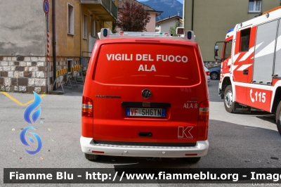 Volkswagen Transporter T5
Vigili del Fuoco
Unione Distrettuale della Vallagarina
Corpo Volontario di Ala
Allestimento Kofler Fahrzeugbau
VF 5H6 TN
Parole chiave: Volkswagen Transporter_T5 VF5H6TN