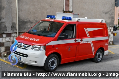 Volkswagen Transporter T5
Vigili del Fuoco
Unione Distrettuale della Vallagarina
Corpo Volontario di Ala
Allestimento Kofler Fahrzeugbau
VF 5H6 TN
Parole chiave: Volkswagen Transporter_T5 VF5H6TN