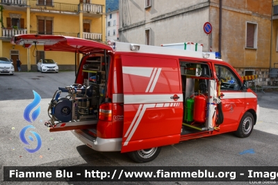 Volkswagen Transporter T5
Vigili del Fuoco
Unione Distrettuale della Vallagarina
Corpo Volontario di Ala
Allestimento Kofler Fahrzeugbau
VF 5H6 TN
Parole chiave: Volkswagen Transporter_T5 VF5H6TN