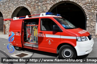 Volkswagen Transporter T5
Vigili del Fuoco
Unione Distrettuale di Trento
Corpo Volontario di Lasino (TN)
Allestimento Kofler Fahrzeugbau
VF 5A4 TN
Parole chiave: Volkswagen Transporter_T5 VF5A4TN