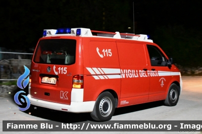 Volkswagen Transporter T5
Vigili del Fuoco
Unione Distrettuale di Trento
Corpo Volontario di Lasino (TN)
Allestimento Kofler Fahrzeugbau
VF 5A4 TN
Parole chiave: Volkswagen Transporter_T5 VF5A4TN