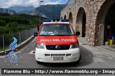 Volkswagen Transporter T5
Vigili del Fuoco
Unione Distrettuale di Trento
Corpo Volontario di Lasino (TN)
Allestimento Kofler Fahrzeugbau
VF 5A4 TN
Parole chiave: Volkswagen Transporter_T5 VF5A4TN