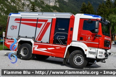 Man TGM 18.340 4x4 II serie
Vigili del Fuoco
Unione distrettuale di Mezzolombardo
Corpo Volontario di Molveno (TN)
Allestimento Brandus Rosenbauer
VF 5D0 TN
Parole chiave: Man TGM_18.340_4x4_IIserie VF5D0TN