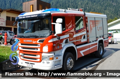 Scania P400 4x4 I serie
Vigili del Fuoco
Unione Distrettuale delle Giudicarie
Corpo Volontario di Pinzolo (TN)
Allestimento Rosenbauer-Brandschutz
VF 5E2 TN
Parole chiave: Scania P400_4x4_Iserie VF5E2TN