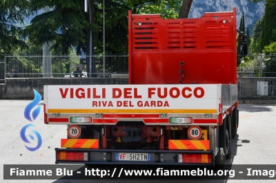 Iveco Stralis AS I serie
Vigili del Fuoco
Unione Distrettuale Alto Garda e Ledro
Corpo Volontario di Riva del Garda
VF 5H2 TN
Parole chiave: Iveco Stralis_AS_Iserie VF5H2TN