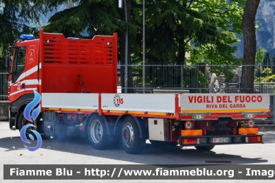 Iveco Stralis AS I serie
Vigili del Fuoco
Unione Distrettuale Alto Garda e Ledro
Corpo Volontario di Riva del Garda
VF 5H2 TN
Parole chiave: Iveco Stralis_AS_Iserie VF5H2TN