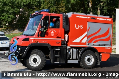 Mercedes-Benz Unimog U218
Vigili del Fuoco
Unione Distrettuale di Trento
Corpo Volontario di Calavino (TN)
Allestimento Kofler Fahrzeugbau
VF 5J2 TN
Parole chiave: Mercedes-Benz Unimog U218 VF5J2TN