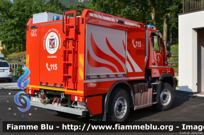 Mercedes-Benz Unimog U218
Vigili del Fuoco
Unione Distrettuale di Trento
Corpo Volontario di Calavino (TN)
Allestimento Kofler Fahrzeugbau
VF 5J2 TN
Parole chiave: Mercedes-Benz Unimog U218 VF5J2TN