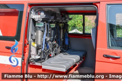 Volkswagen Transporter T5 Restyle
Vigili del Fuoco
Distretto di Pergine Valsugana
Corpo Volontario di Caldonazzo (TN)
Polisoccorso allestimento Brandshutz
Carro soccorso
VF 5J7 TN
Parole chiave: Volkswagen Transporter_T5_Restyle VF5J7TN